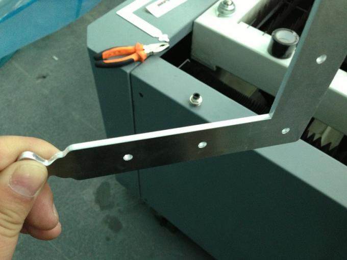 Coupeur automatique de laser en métal de commande numérique par ordinateur de YAG pour la coupe de tôle traitant, 380V/50HZ