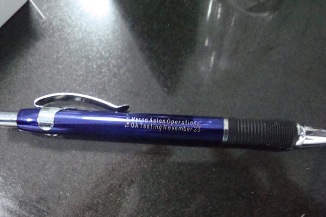 Actionnez l'inscription de laser de la diode 50W pour le stylo de crayon et l'inscription de plaque signalétique