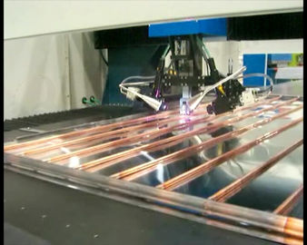 Chine Machine de soudure laser De fibre de panneau solaire avec 2 têtes de soudure laser fournisseur